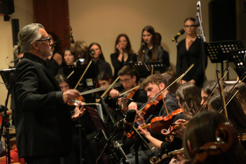 Luce a Murisengo: si accende l’albero